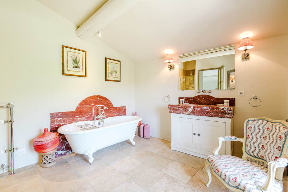 Photographs of Mas des Figuiers villa in Provence - Image 24 of 50