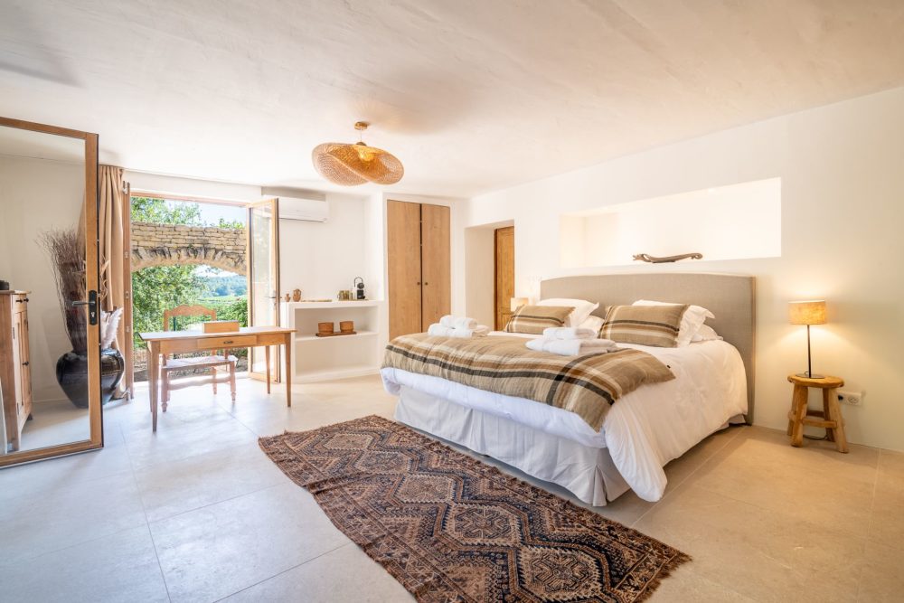 Photographs of Mas les Gardiols villa in Provence - Image 13 of 43