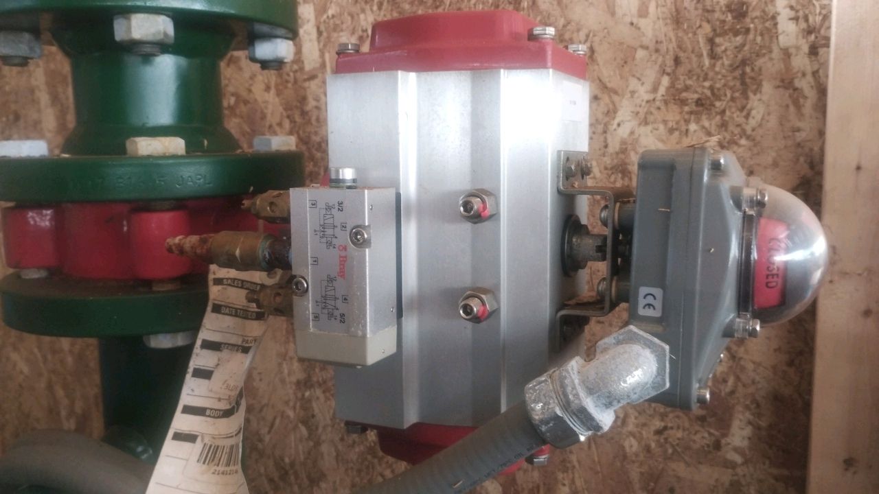 Endress+Hauser Flow Measurement and Control System with Sensors and Automated Valves
