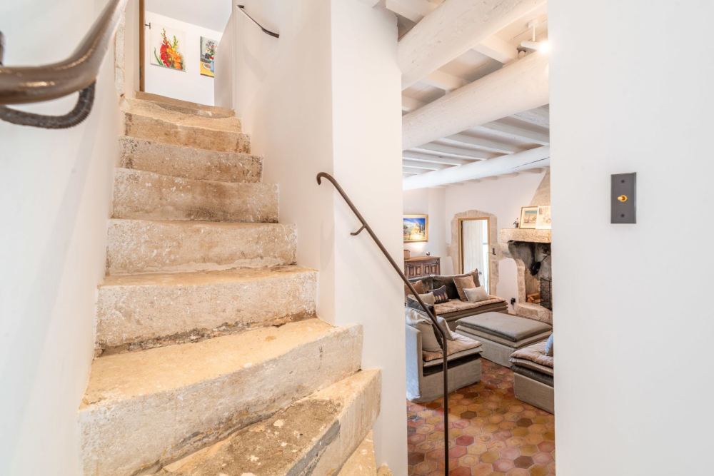 Photographs of Mas des Peintres villa in Provence - Image 26 of 46