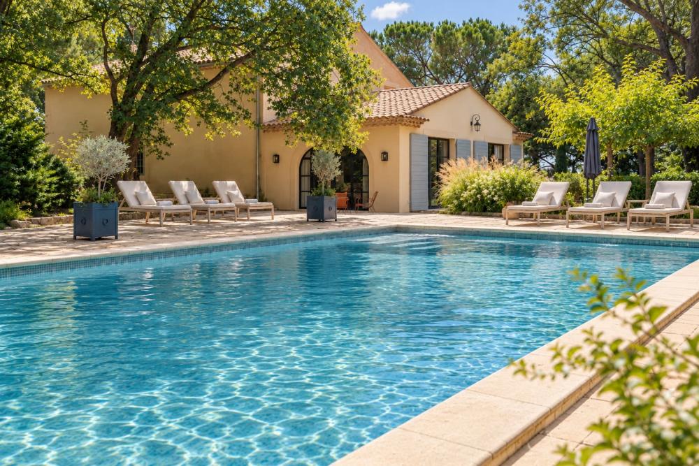 Photographs of Mas de l’Ermitage villa in Provence - Image 2 of 39