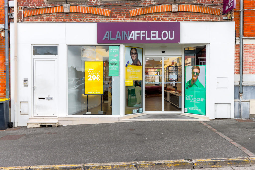 Magasin Opticien 41 place Charles de Gaulle 59270 BAILLEUL extérieur