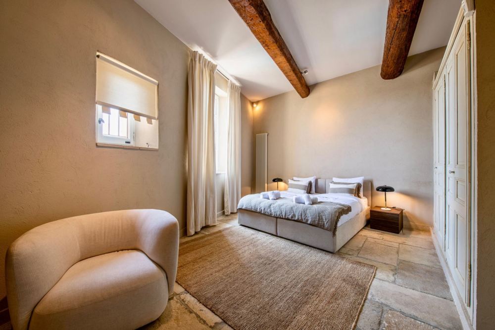Photographs of Mas de la Reine villa in Provence - Image 38 of 41