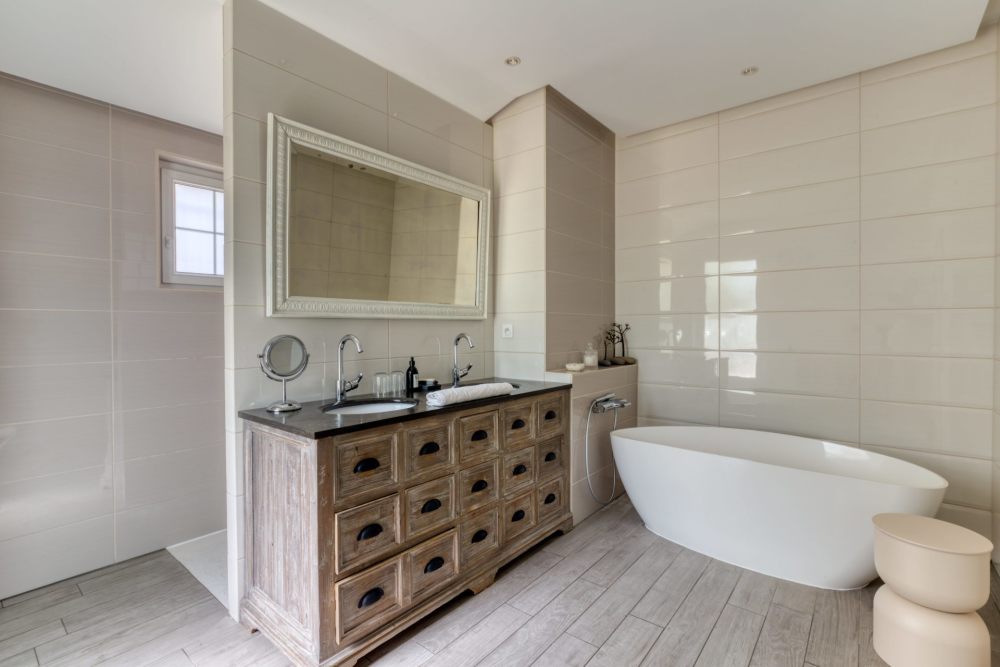 Photographs of Maison les Nomades villa in Provence - Image 17 of 35