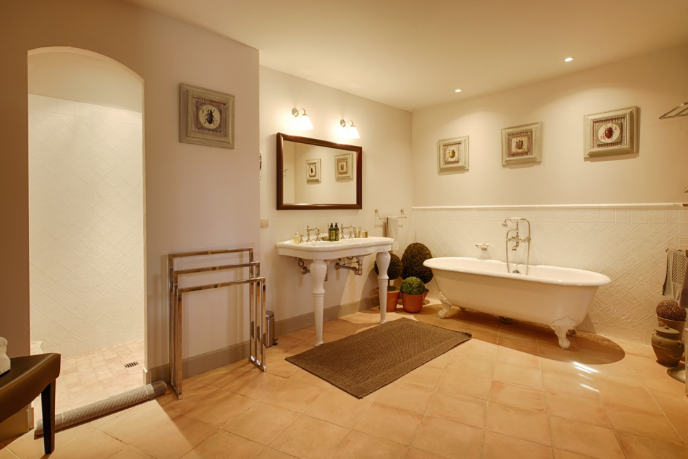 Photographs of Domaine de Villeblanche villa in Provence - Image 37 of 58