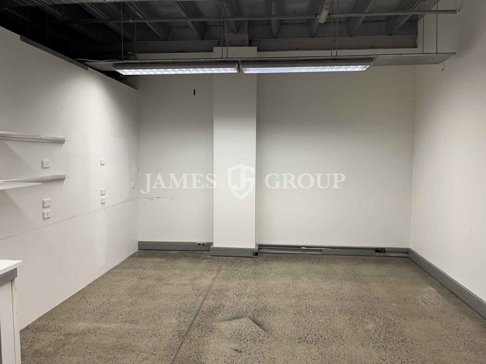 237m² Office With Modern Industrial Character