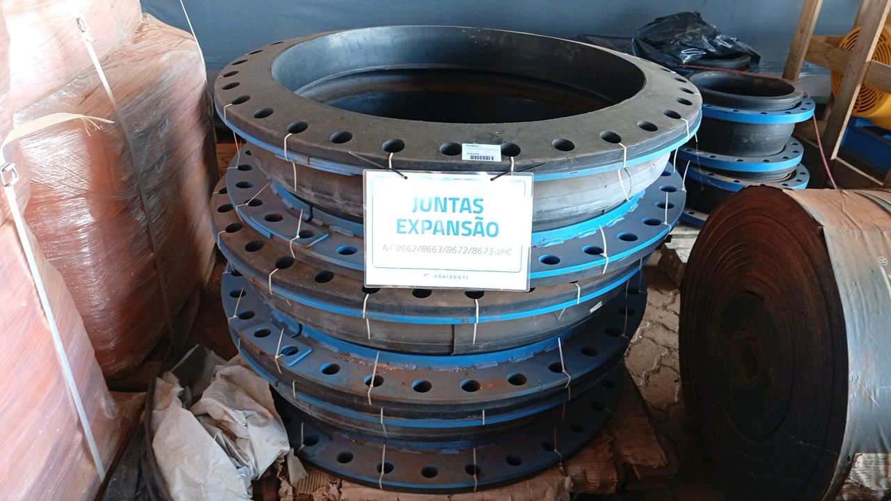 Rubber Expansion Joints with Flanges â Various Diameters