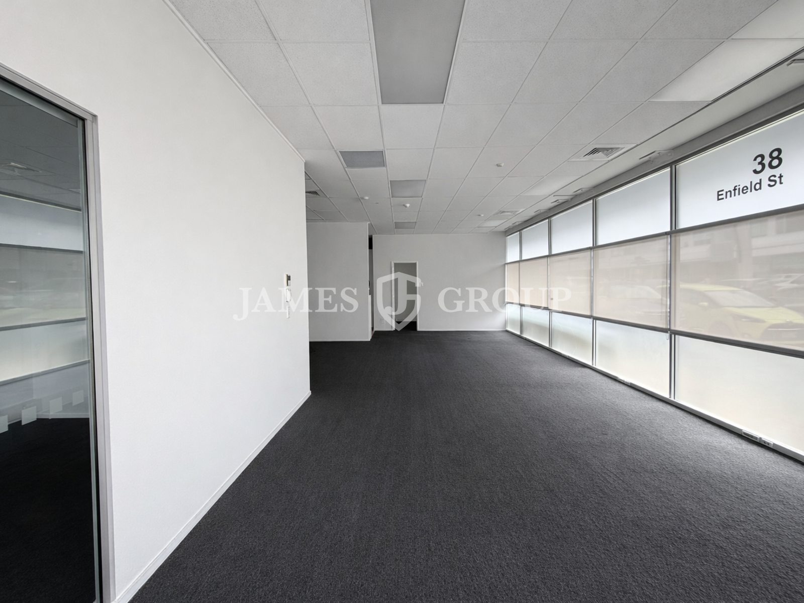 Light-filled Gf Office With Three Meeting Rooms