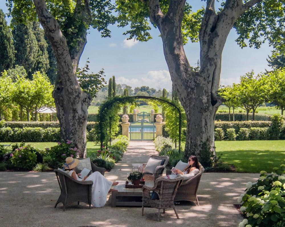 Photographs of Chateau Avignon Provence villa in Provence - Image 3 of 35