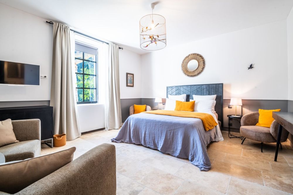 Photographs of Mas des Pêchers villa in Provence - Image 23 of 52
