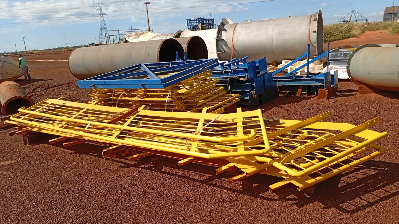 Lot with Approx 5Tons of Metal Structure