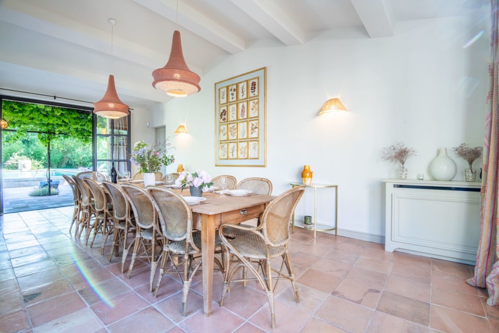 Photographs of Mas des Pierres villa in Provence - Image 17 of 60