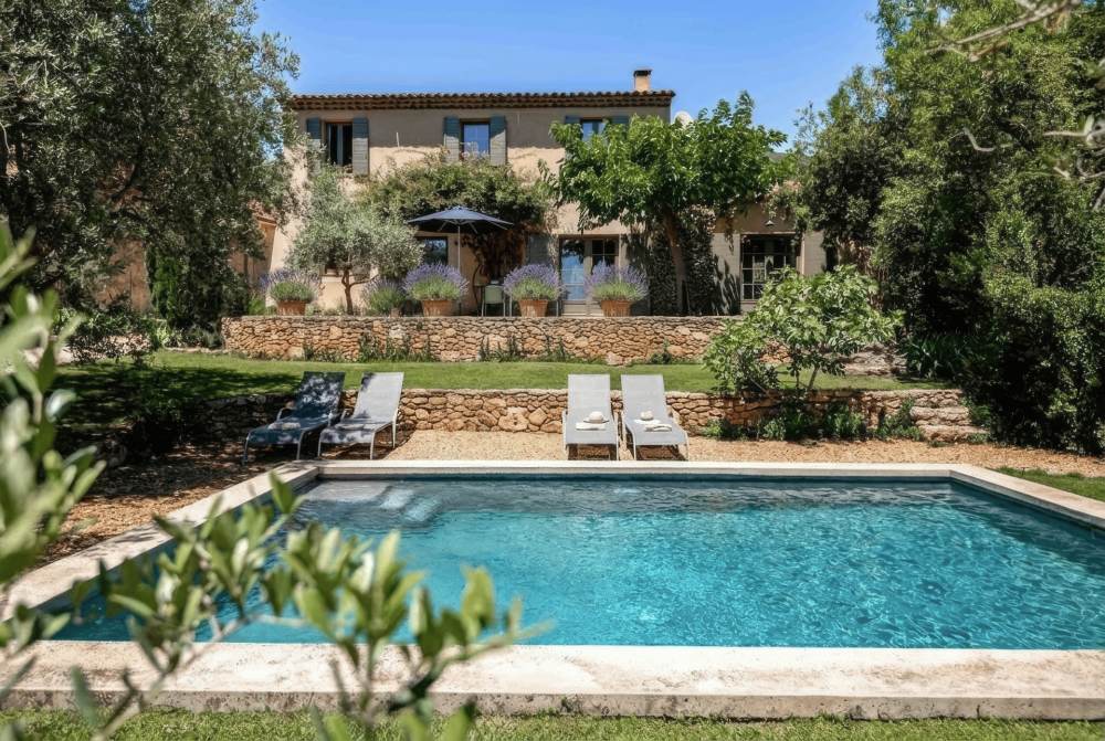 Photographs of Mas Rustrel villa in Provence - Image 1 of 26