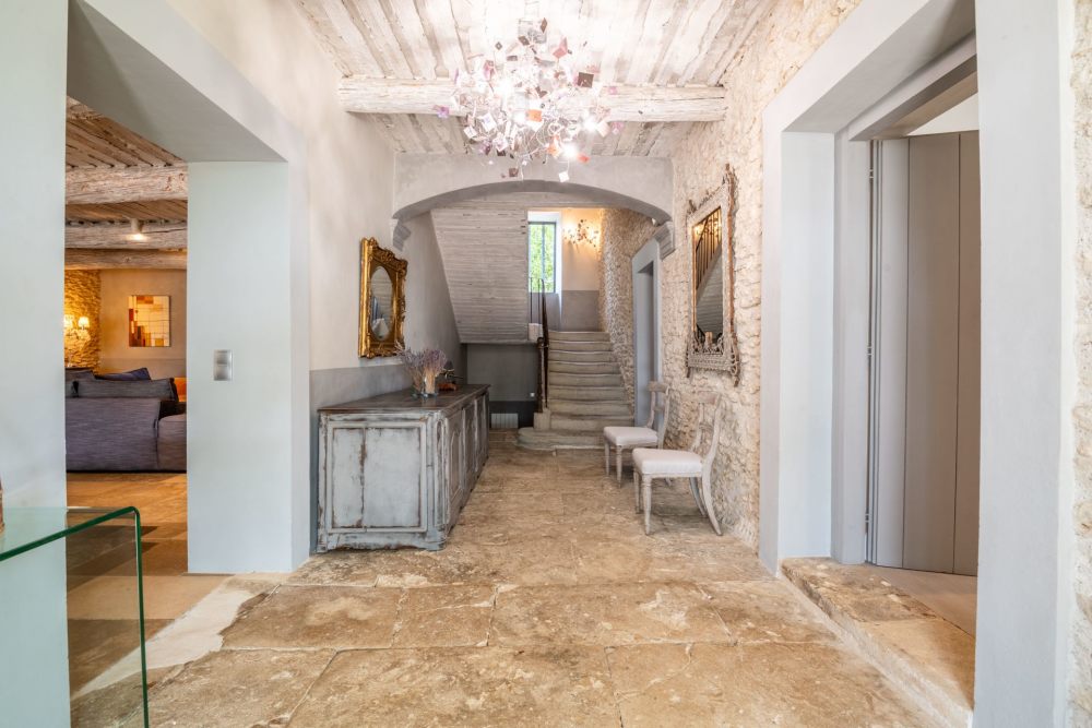 Photographs of Bastide de la Senancole villa in Provence - Image 27 of 52