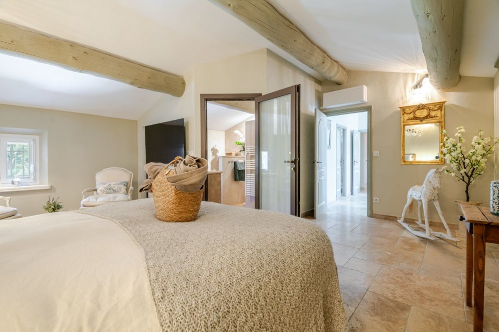 Photographs of Mas de l’Ecrin villa in Provence - Image 30 of 50