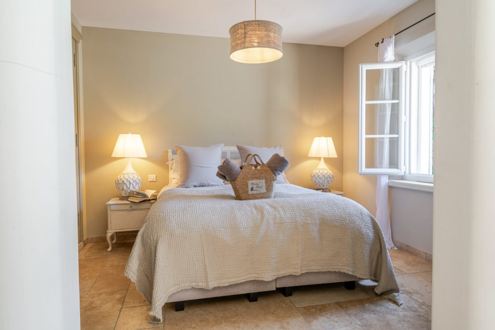 Photographs of Mas de l’Ecrin villa in Provence - Image 26 of 50