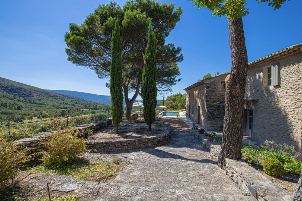 Photographs of Mas de Monvert villa in Provence - Image 21 of 34