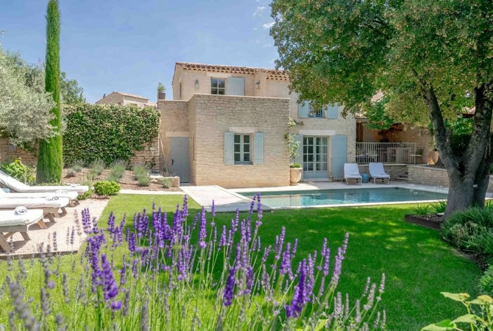 Photographs of Mas Provencal villa in Provence - Image 1 of 38