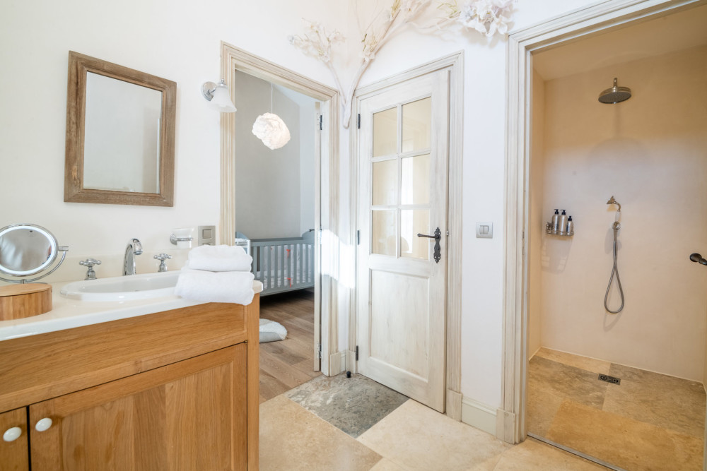 Photographs of Mas des Constellations villa in Provence - Image 27 of 49