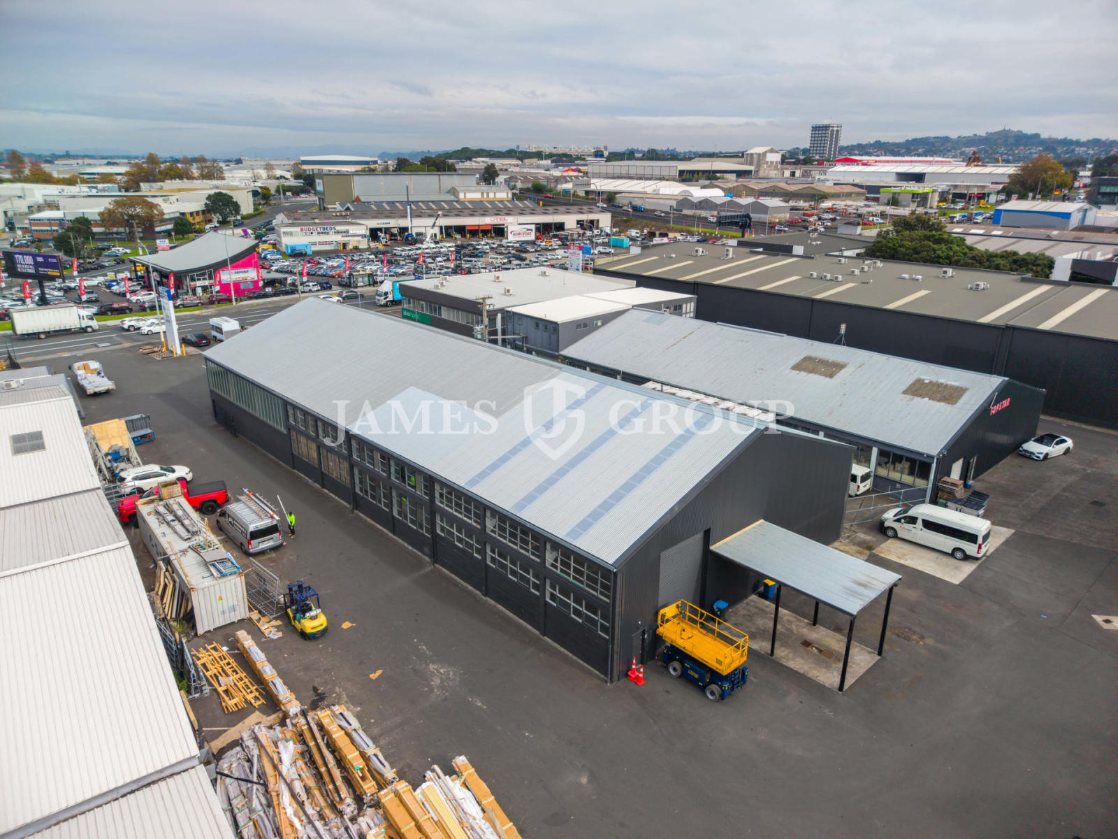 High Profile | 1,165m² Warehouse/showroom