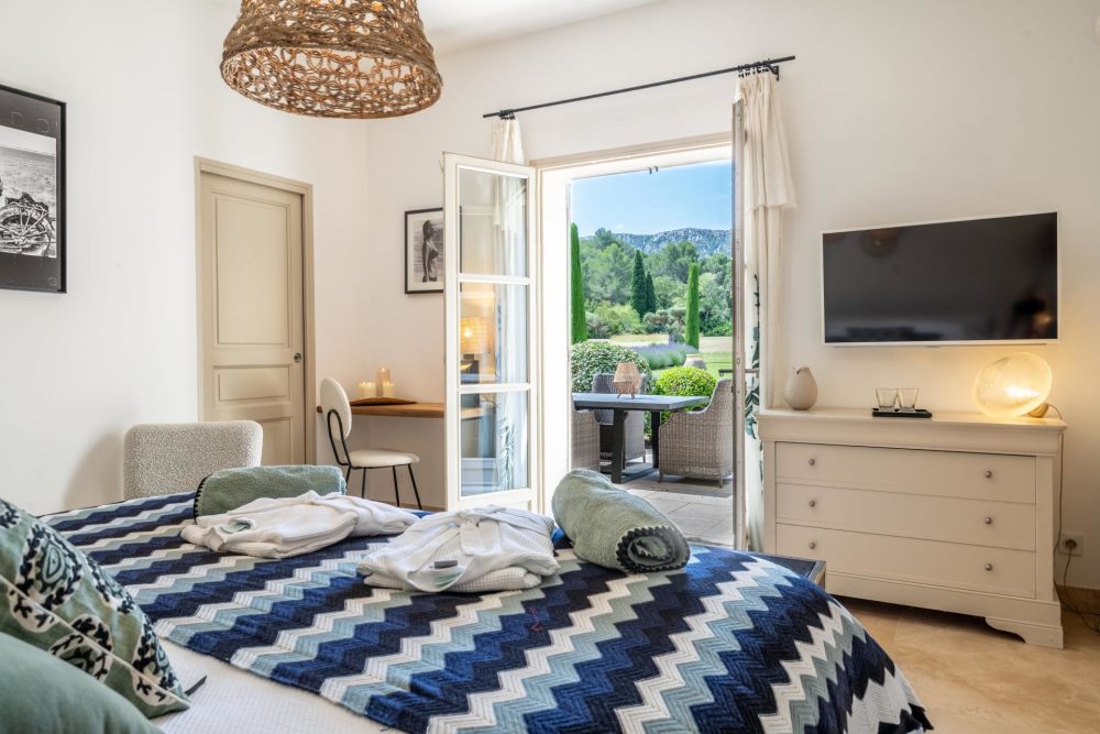 Photographs of Mas de la Caume villa in Provence - Image 14 of 52