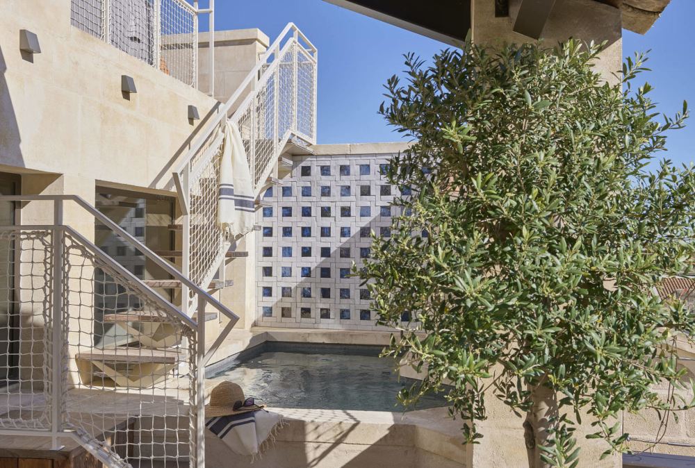 Photographs of La Maison des Muses villa in Provence - Image 3 of 39