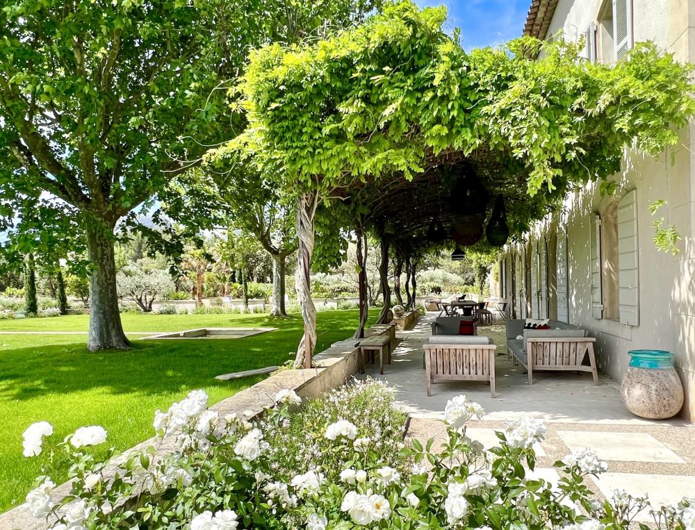 Photographs of Bastide de Coussoul villa in Provence - Image 13 of 41