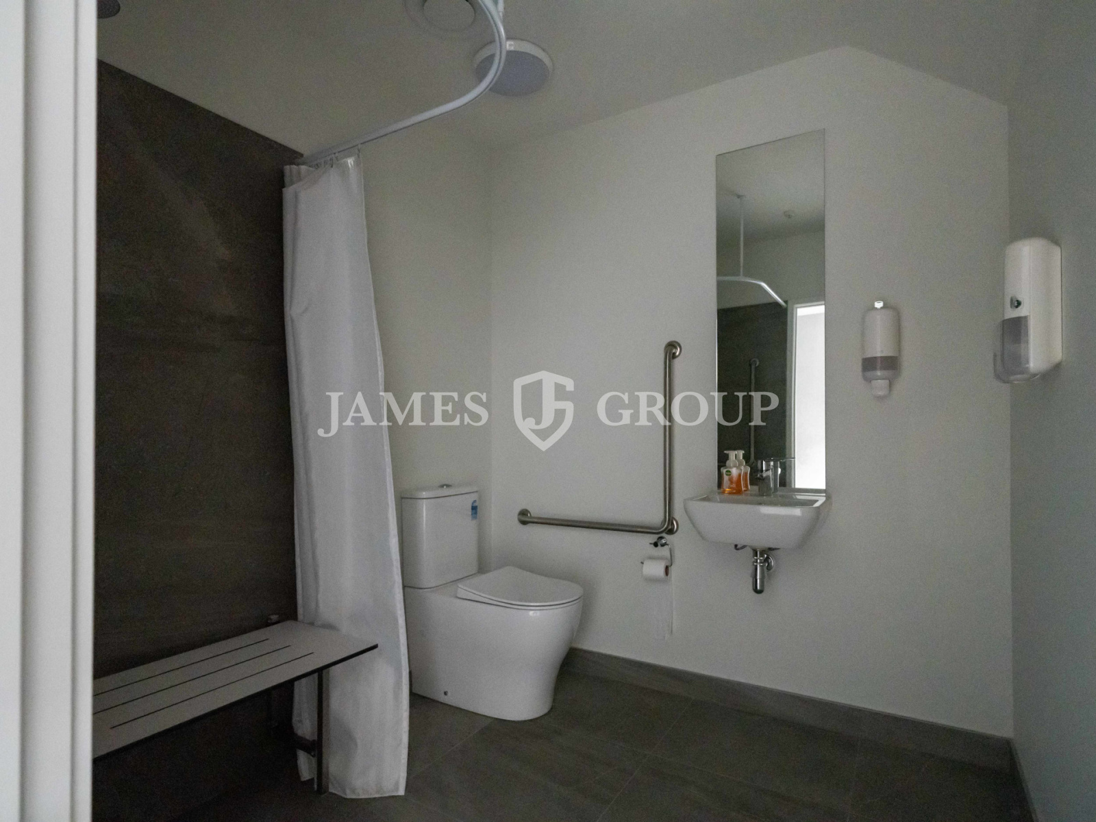 Minimalistic & Highly Functional | 65m²