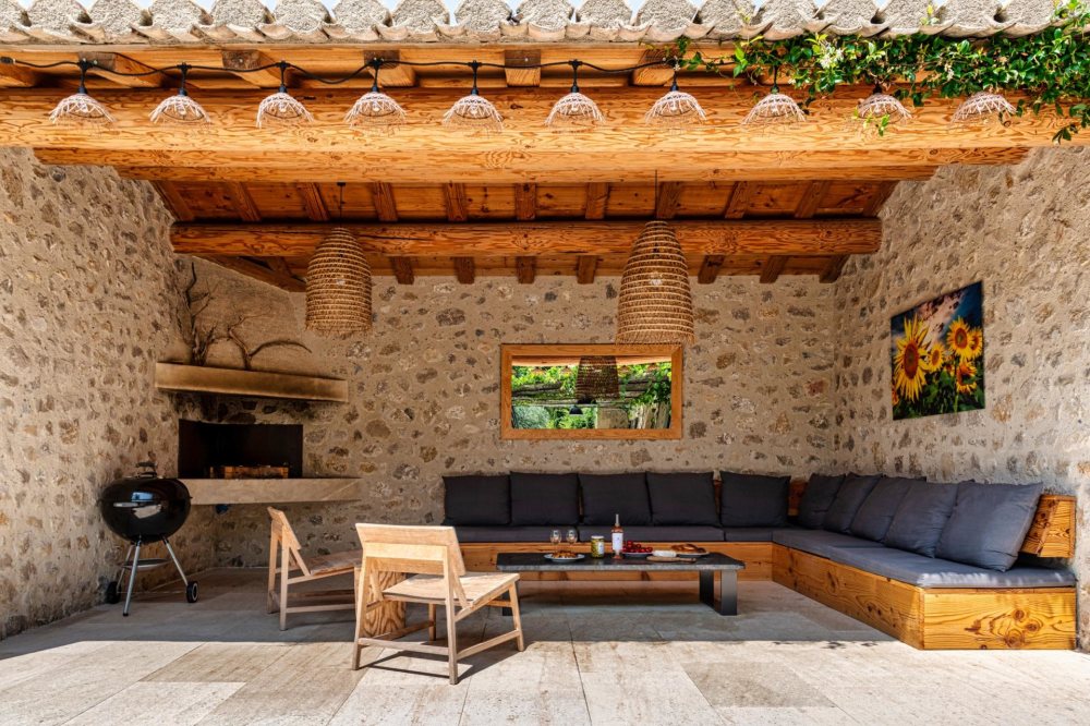 Photographs of Mas Eole villa in Provence - Image 19 of 39
