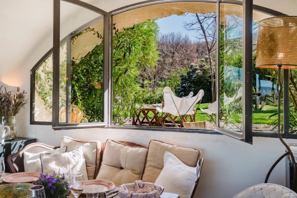 Photographs of Mas des Bleuets villa in Provence - Image 11 of 44