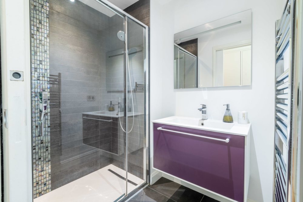 Photographs of Mas de la Clairiere villa in Provence - Image 27 of 48