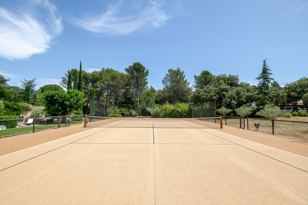 Photographs of Mas de Roubine villa in Provence - Image 4 of 45