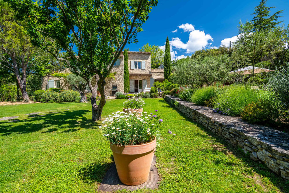 Photographs of Mas des Mésanges villa in Provence - Image 27 of 35