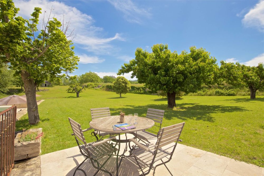 Photographs of Mas des Cerisiers villa in Provence - Image 32 of 34