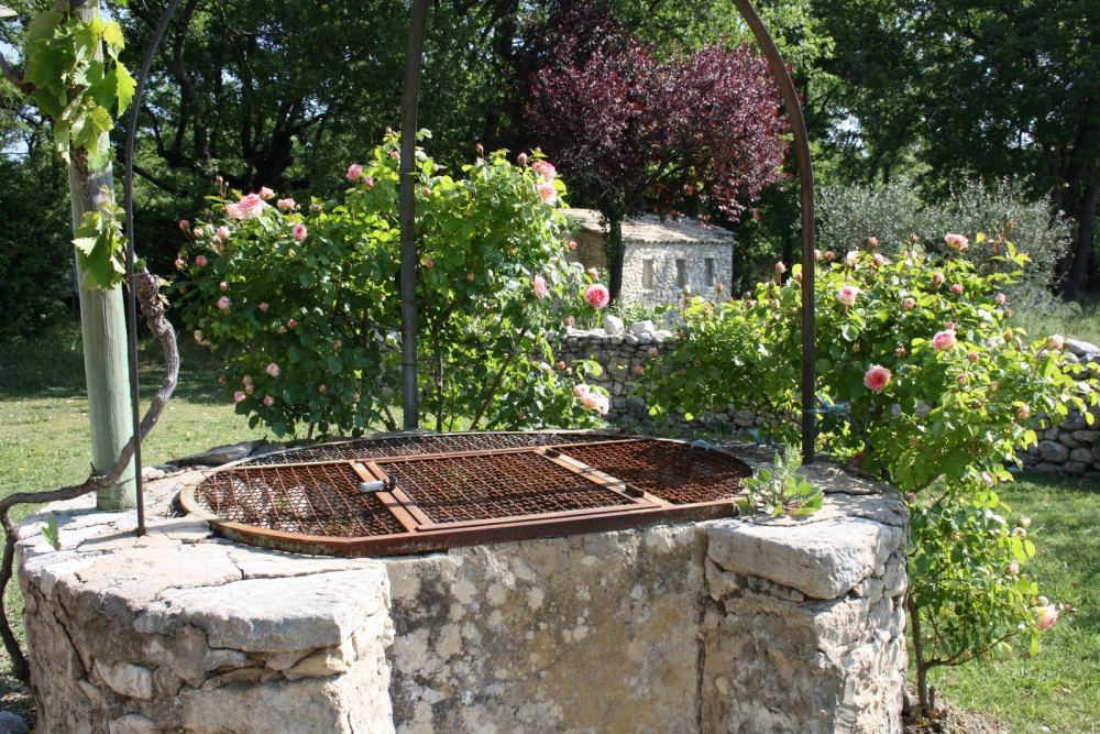 Photographs of Mas des Roses villa in Provence - Image 41 of 44