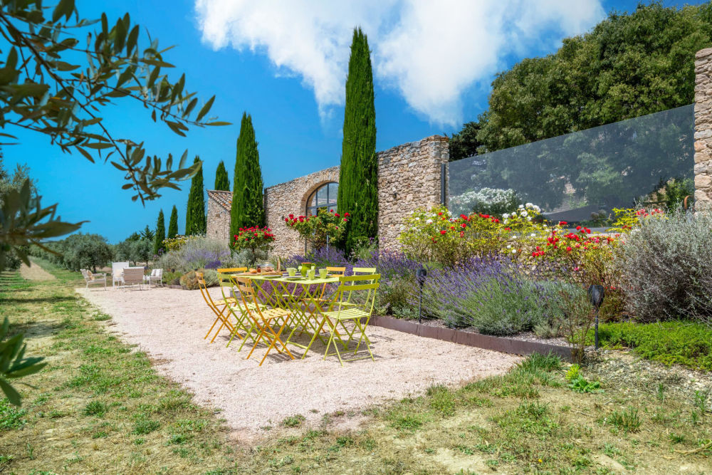 Photographs of Bastide de la Senancole villa in Provence - Image 24 of 52