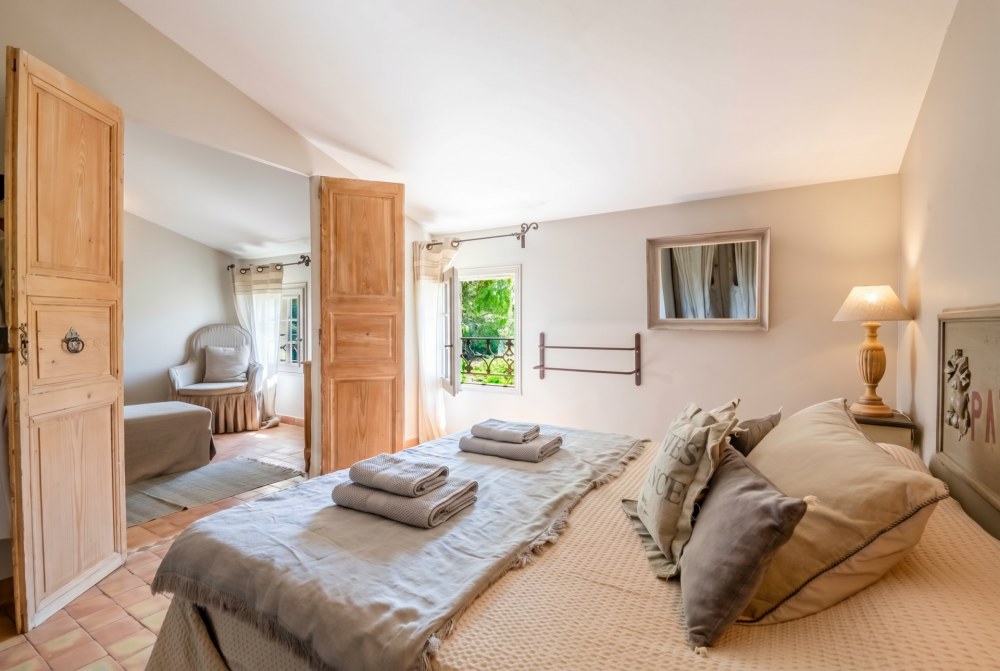 Photographs of Le Mas de Gancel villa in Provence - Image 20 of 41