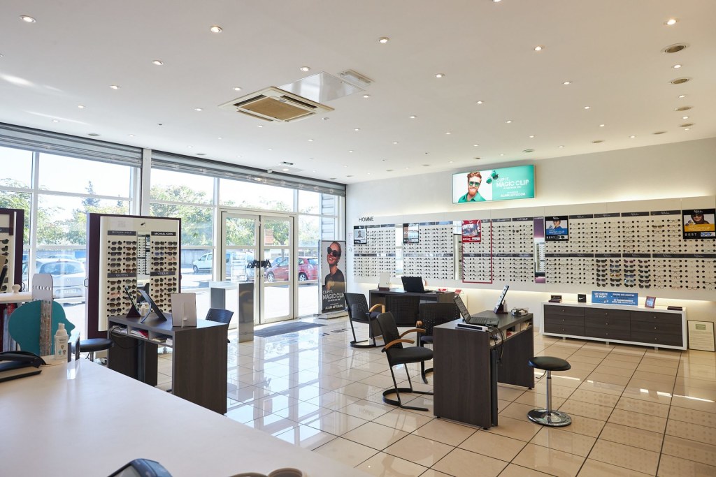 Magasin Opticien 26 chemin du bord de Crau 13800 ISTRES intérieur