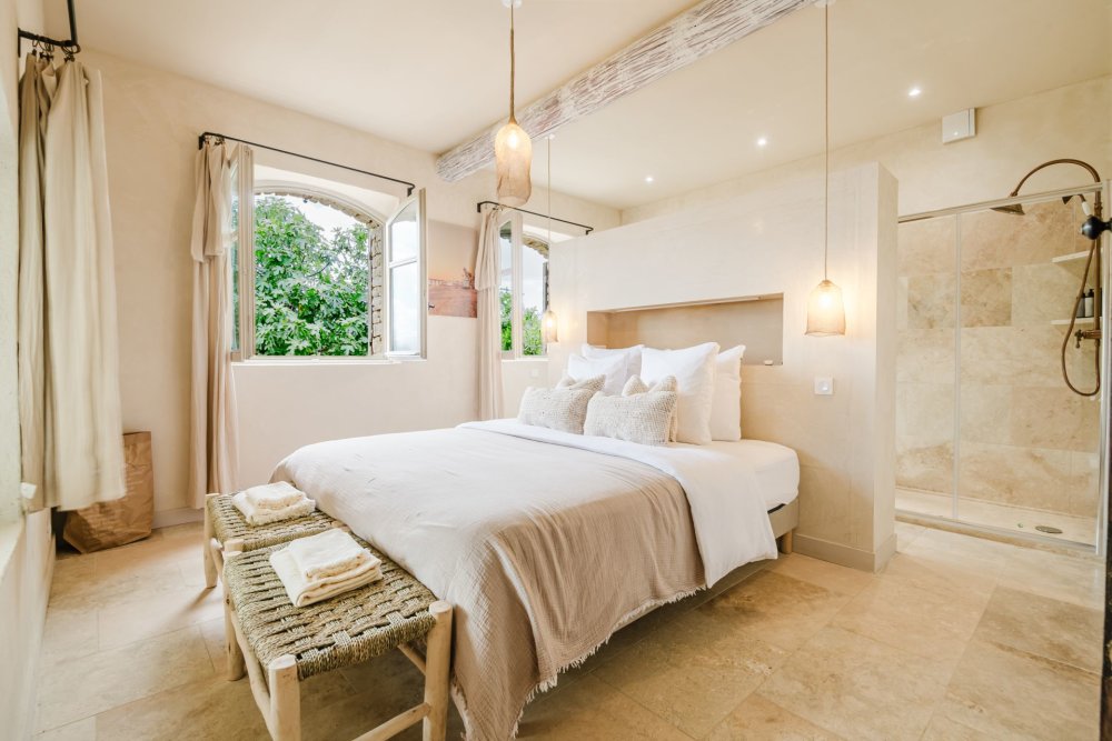 Photographs of Le Hameau de Sénanque villa in Provence - Image 50 of 60
