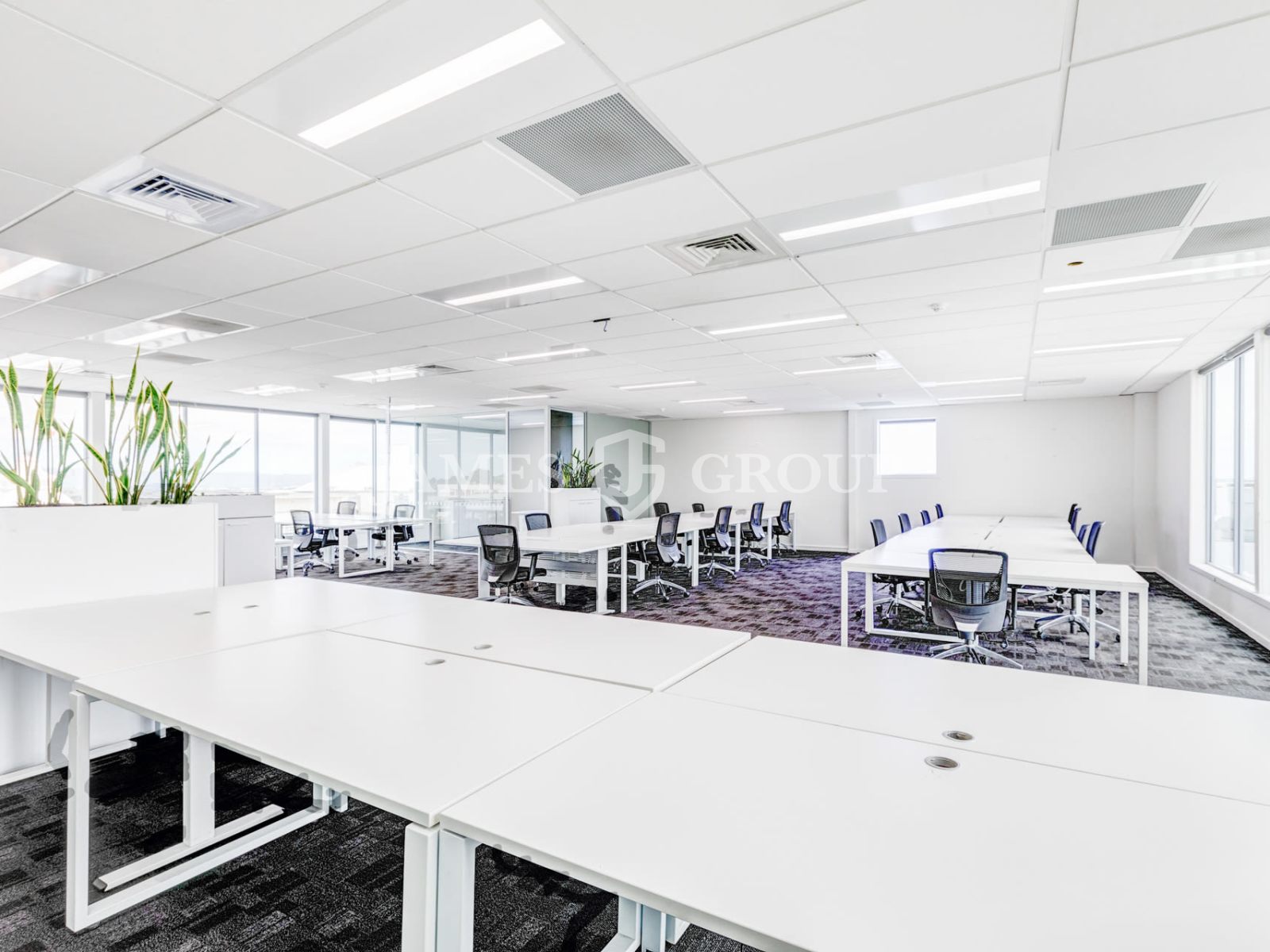 648m² Office With Fit-out & Easy Access