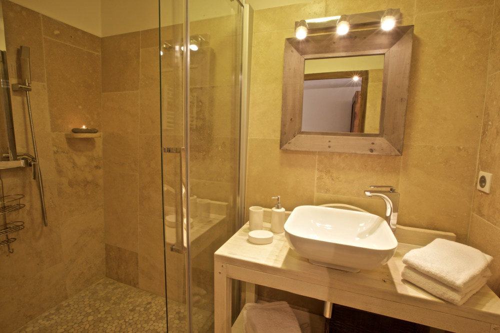 Photographs of Mas des Cerisiers villa in Provence - Image 22 of 34