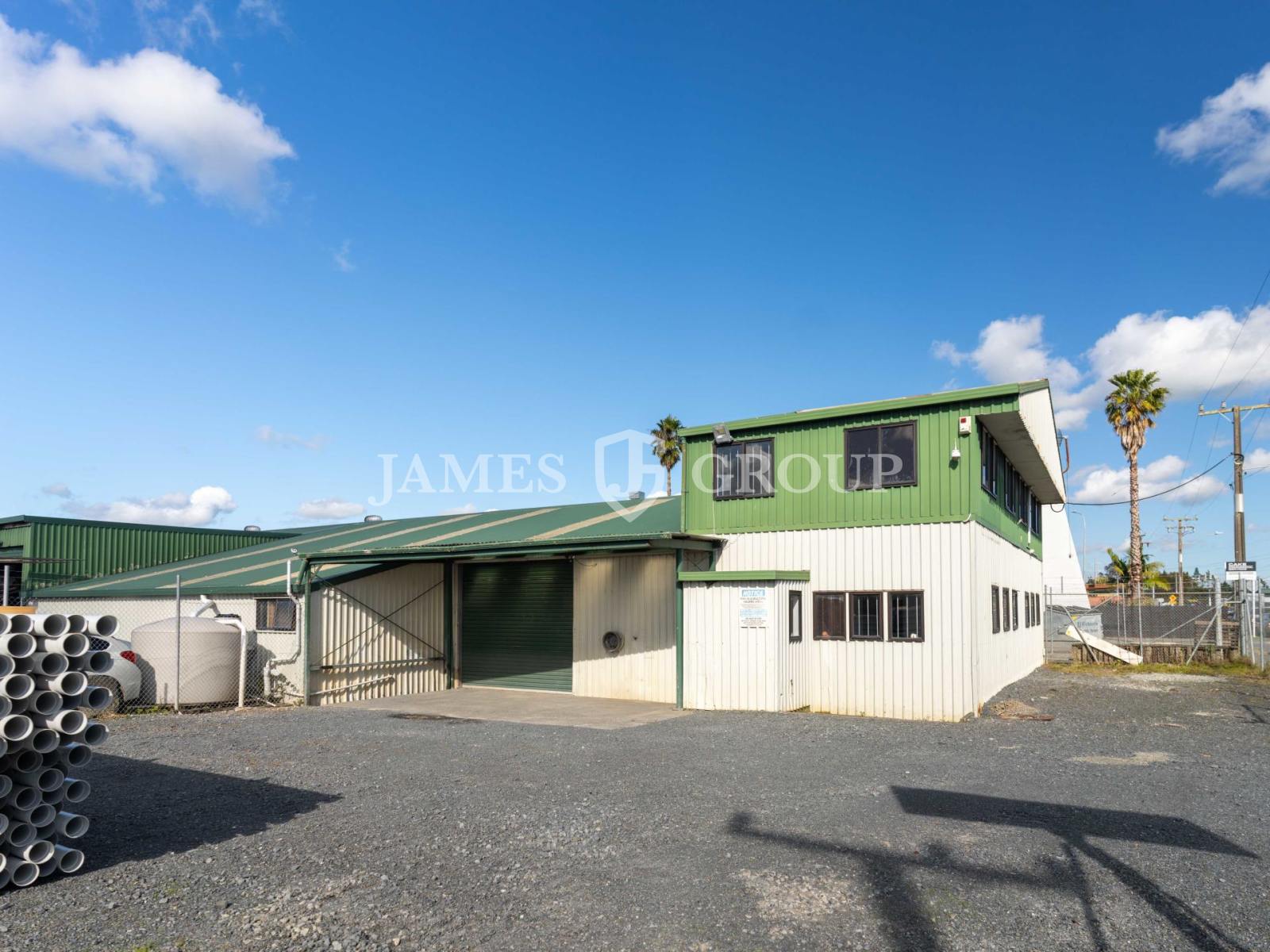 Versatile Drury Warehouse With Yard