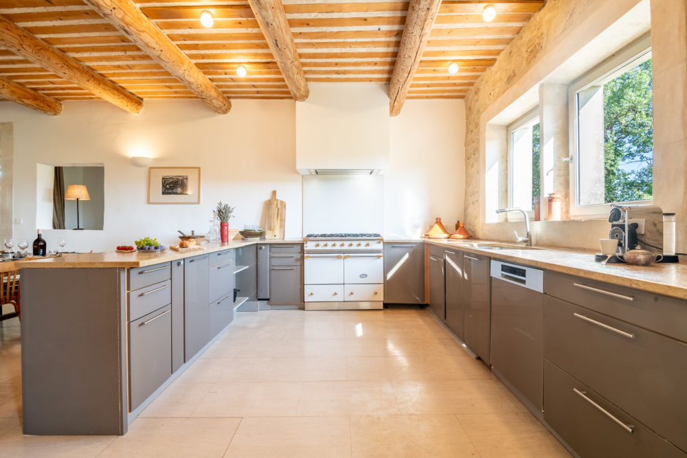 Photographs of Le Petit Mas des Gardiols villa in Provence - Image 12 of 34