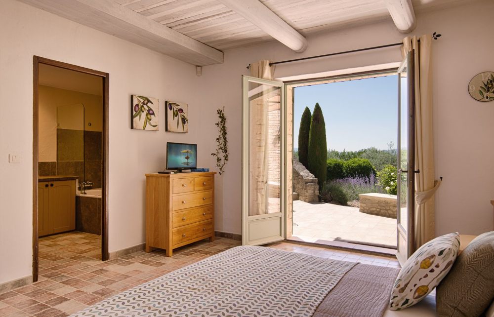 Photographs of Le Mas de la Route Neuve villa in Provence - Image 30 of 45