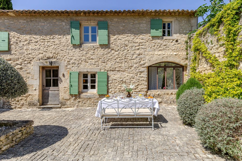 Photographs of Le Mas des Amandiers villa in Provence - Image 40 of 41