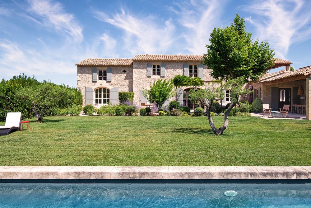 Photographs of Mas de Isa villa in Provence - Image 2 of 41