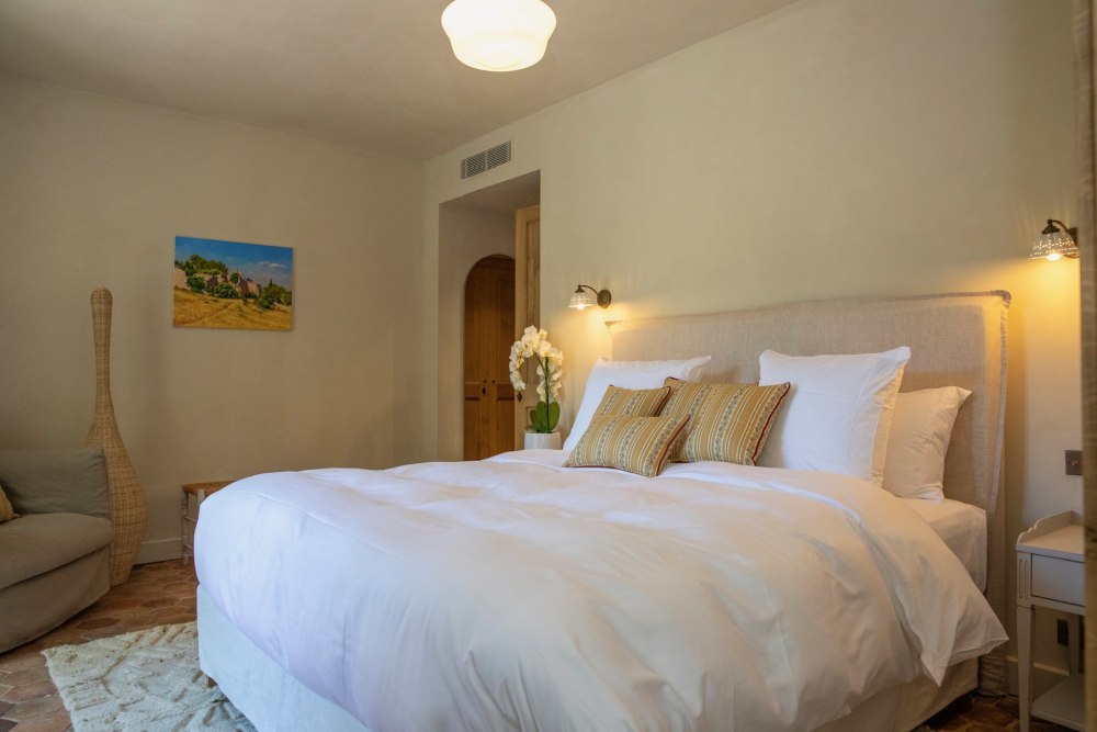 Photographs of Domaine des Murmures villa in Provence - Image 21 of 52