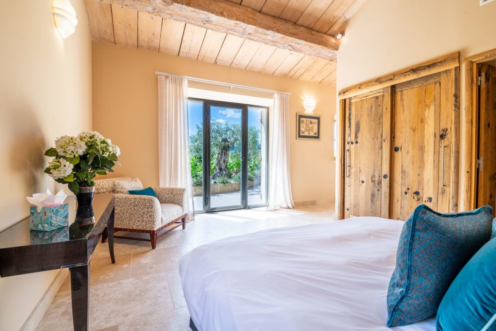 Photographs of Mas la Boheme villa in Provence - Image 28 of 44