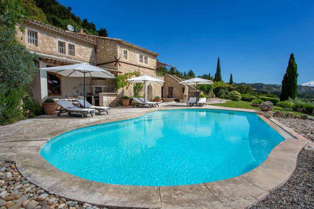 Photographs of La Citadelle villa in Provence - Image 1 of 28