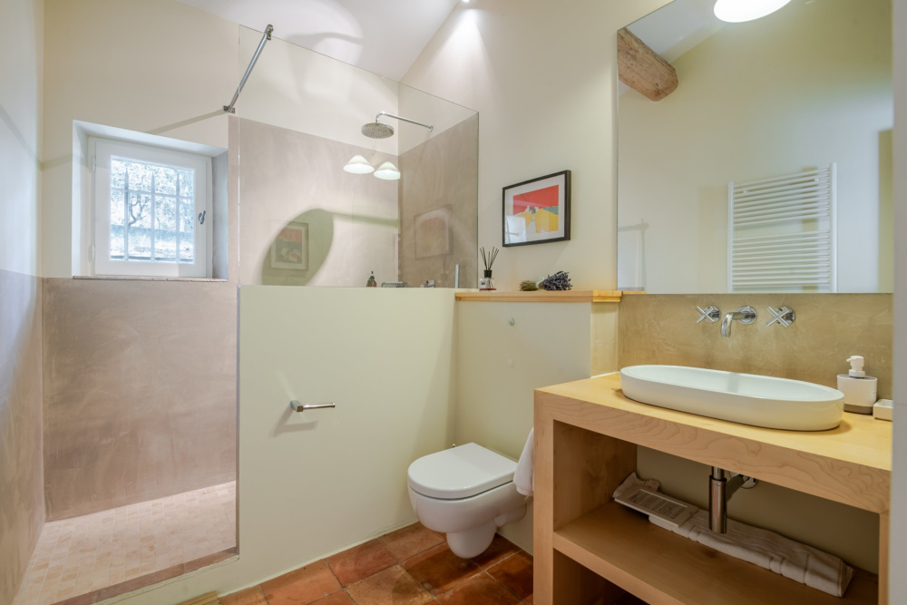 Photographs of Mas de Roubine villa in Provence - Image 33 of 45